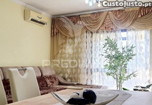 Apartamento t2+1 com 2 garagens box, em águas santas, maia