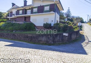 Moradia Individual T3 Com Terreno De 800 M² Em...