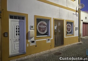 Prdio em Gavio e Atalaia de 246,00 m
