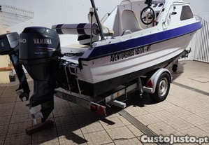 Riamar 525 semicabinada  c/ Yamaha 60 hp 4 tempos + motor auxiliar