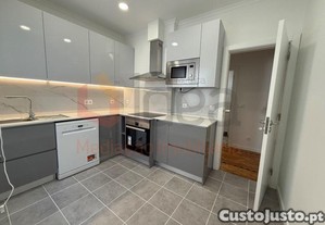 Apartamento T2 Renovado, Centro Queluz.