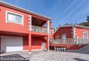 Moradia T3 + Armazém Para Comércio Com 58M2