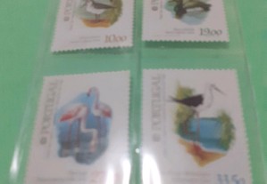 Série de 4 selos novos ( liquidação) por 0 . 50 centimos