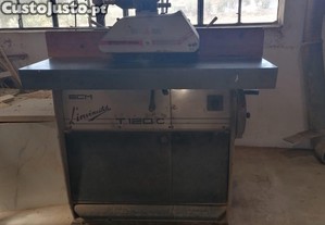 Tupia com alimentador