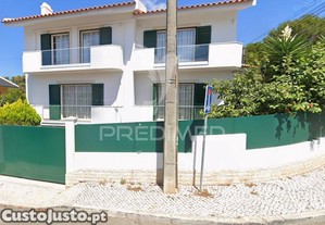 Moradia t4 com piscina no estoril