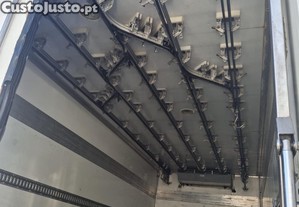 Camioes para transporte de carne com ganchos , DAF , RENAULT