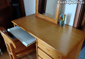 Secretaria em pinho