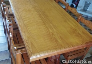 Mesa e 8 cadeiras