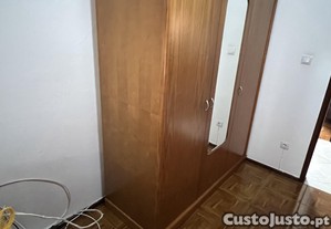Roupeiro Casal - Pinho Mel - COMO NOVO