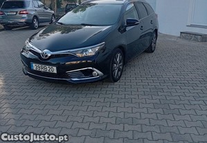 Toyota Auris 4d4 - 16