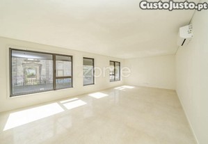 Apartamento T3 Com 2 Lugares De Garagem , Porto
