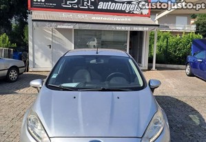 Ford Fiesta 1.5 Tdci Titanium - 14
