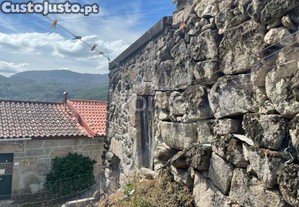 Moradia Em Ruinas T5 Em Terreno De 269 M2, Em...
