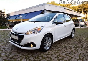 Peugeot 208 1.2 PureTech Allure - 17