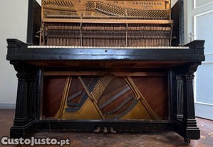 Piano com mais de 100 anos