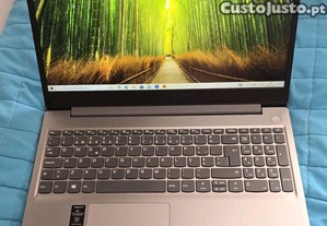 Porttil LENOVO IdeaPad 3 - 4Gb 128Gb