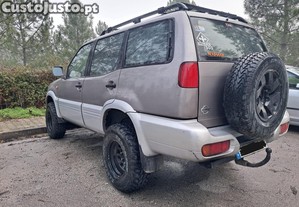 Nissan Terrano 2.7 TDI125 - 96