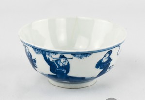 Taça Porcelana da China decoração Azul e Branca Qianlong séc. XVIII