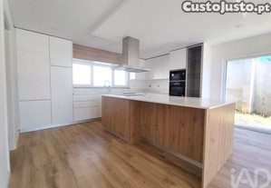 Casa / Villa T3 em Cadaval e Pêro Moniz de 205,00 m²