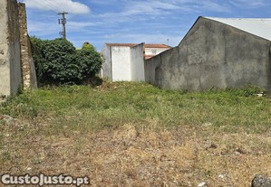 Terreno T3 em Rio Maior de 180,00 m