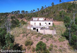 Moradia Em Ruina Com 86Ha De Terreno, Em Silves