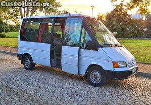 Ford Transit 14 lugares