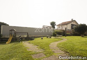 T2 Com Varanda, Garagem E Arrumos|Condominio...