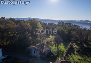 Terreno Urbano De 3053M² Com Ruína