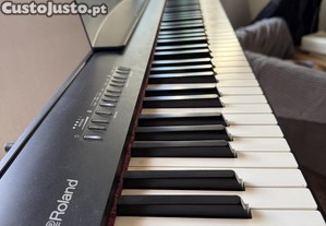 Piano Digital Roland FP-30 + Stand + Pedal