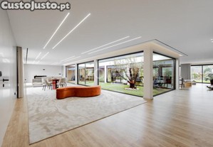Moradia T4 De Luxo C/ Piscina E Jardim Interior...