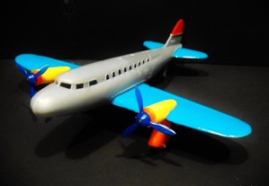 PEPE - Avião em plástico e chapa antigo -