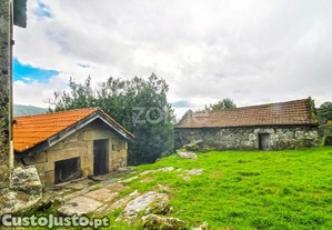 Quinta Com Dependências E Terreno No Aldeamento...