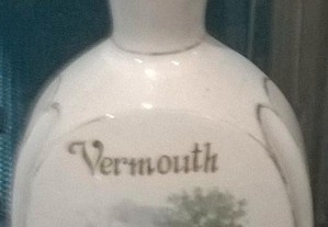 Garrafa em faiança para Vermouth com copos