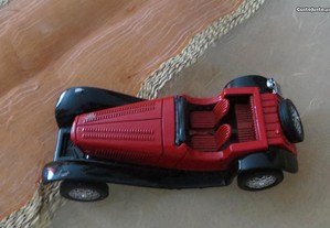 Carro Jaguar SS - 100 - Vermelho, escala 1:43 - Material: Metal