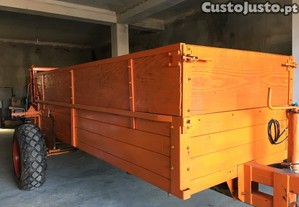 Reboque espalhador de estrume