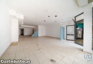 Loja / Estabelecimento Comercial em Faro (S e So Pedro) de 102,00 m