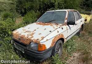 Ford Escort 4 Portas - 92