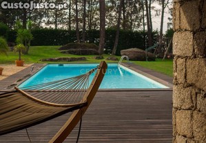 Propriedade em Pedra Trrea com Piscina, sala Jogos, campo futebol