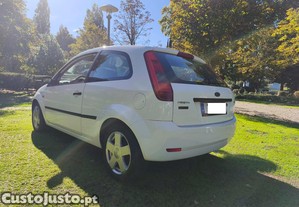 Ford Fiesta 1.4 TDCI - 03