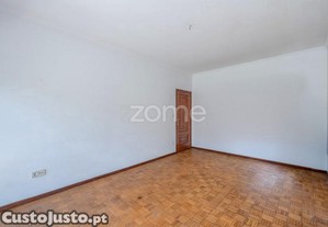 Apartamento T2 Penafiel C/ 2 Varandas E Lugar...
