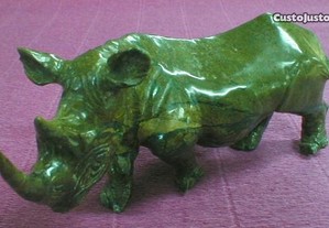 Rinoceronte de verdite 8x16x6cm