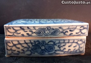 Disponvel, Bonita e Antiga Caixa em Porcelana Chinesa, Qing Dinastia,