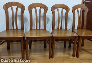 Conjunto de 4 cadeiras em madeira macia COMO NOVAS