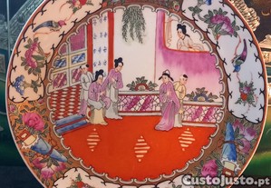 Bonita Placa em Porcelana chinesa Famlia Rosa.