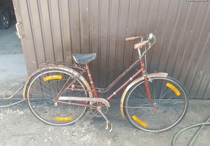 Bicicleta antiga tipo pasteleira para restauro ou outros marca SEDOR