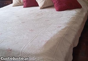 Cama casal estilo moderno 2.10 x 1.56mt