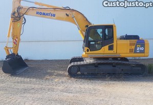 Escavadora giratoria de rastos KOMATSU PC210LC-8