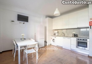 Apartamento T4, com varanda e terraço, em Paranhos, no Porto