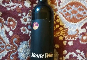 Garrafa de vinho Monte Velho (2008)