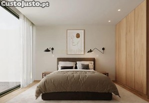 Apartamento T2 com logradouro privado no centro de Viana
